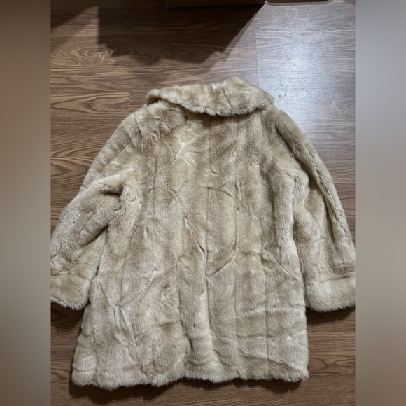 Mincara styled by Russel Taylor Coat - Picture 9 of 9